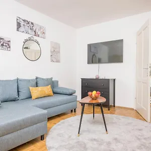 Apartment Zum Grazer Uhrturm, Graz